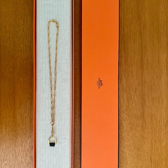 Hermès Heritage Equestre Pendant, Small, Black Leather, Yellow Gold Plated - Picture 1 of 7